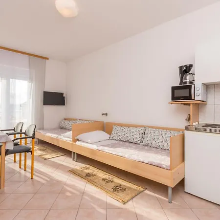 Apartment Amazing In W/ 1 Bedrooms *