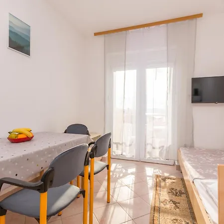 Amazing In W/ 1 Bedrooms Apartment