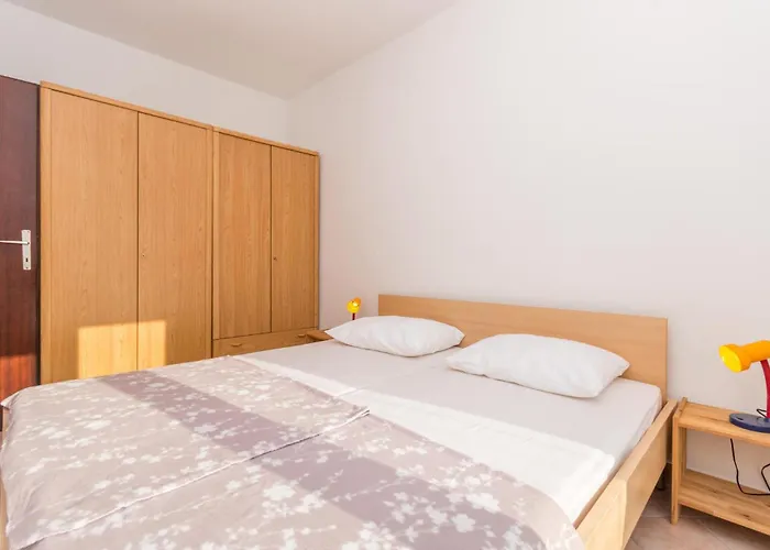 Apartment In Sveti Filip i Jakov